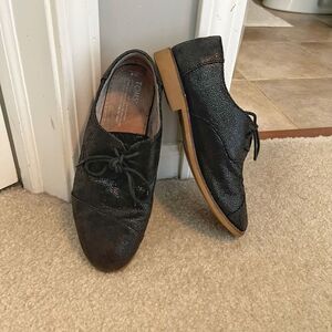 Toms Brogue Leather Crackled Textured Shimmer Lace Up Oxford Wingtip Shoes